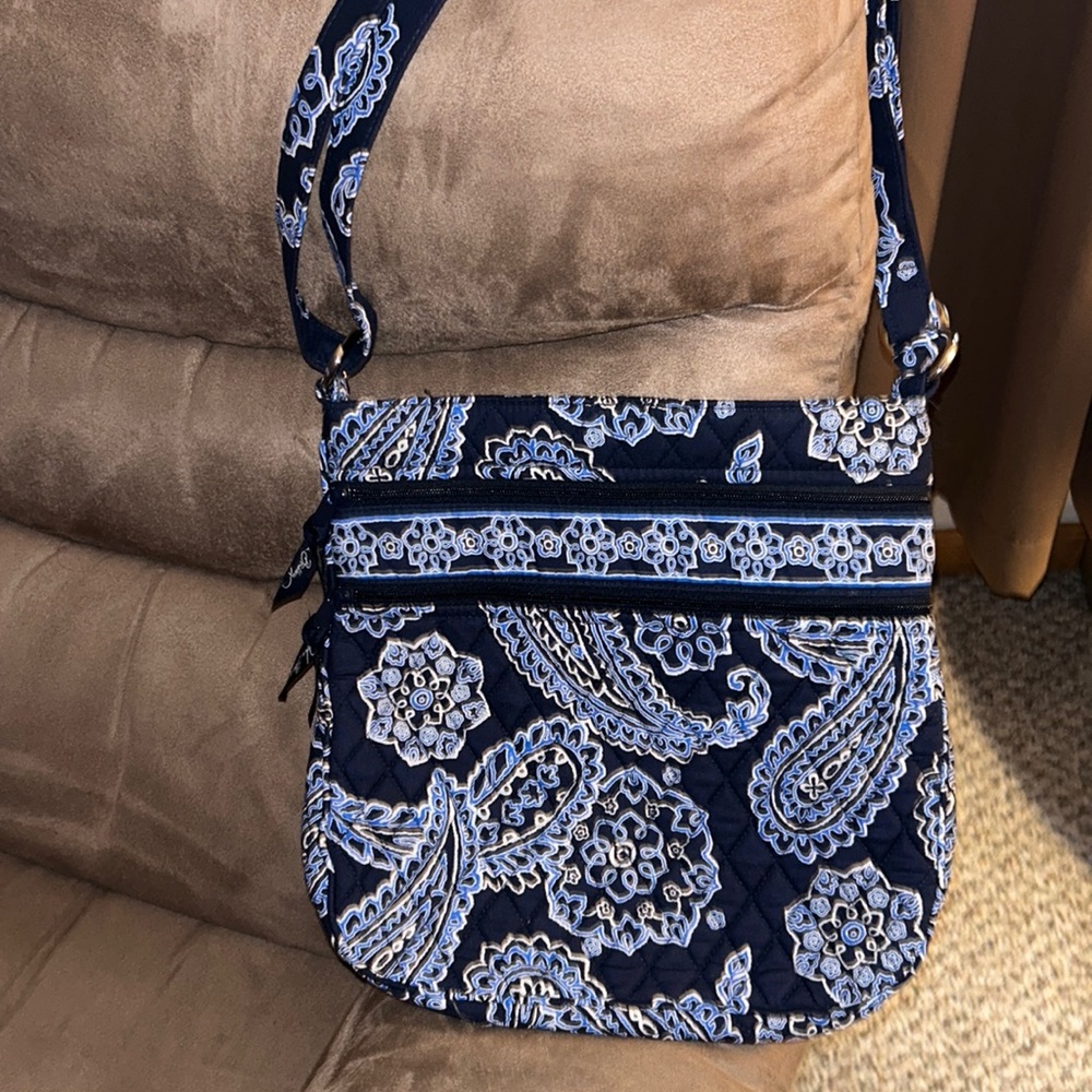 NWOT Vera Bradley Triple Zip Hipster